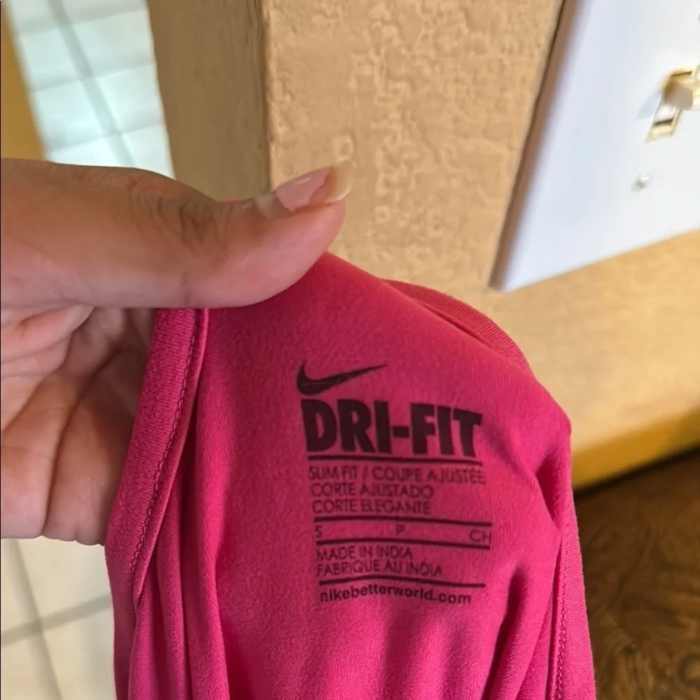 Bundle of 2 Nike Women's Pink and Coral Tank Tops Size S!!